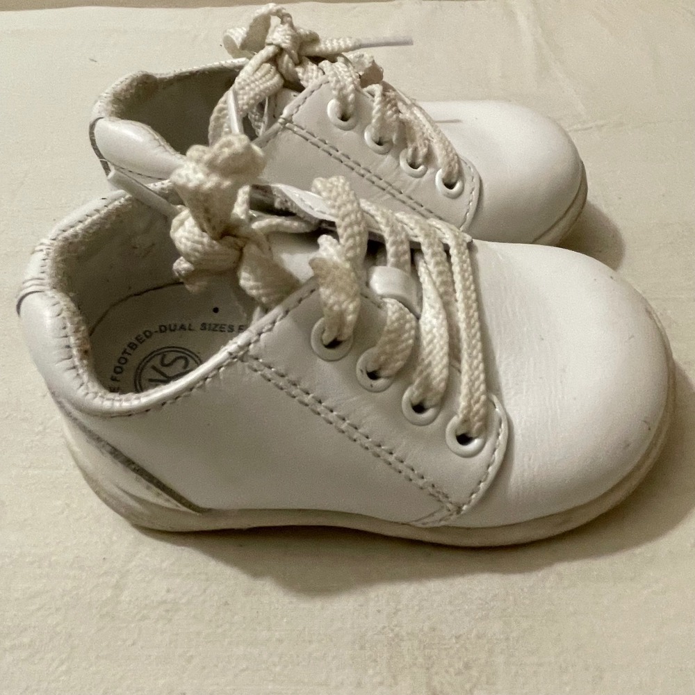 TKS First Step White Leather Toddler Shoes Size 4W‎ Wide Lace Up